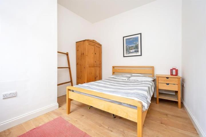 Bank House Apartments Stafford Town Centre Экстерьер фото